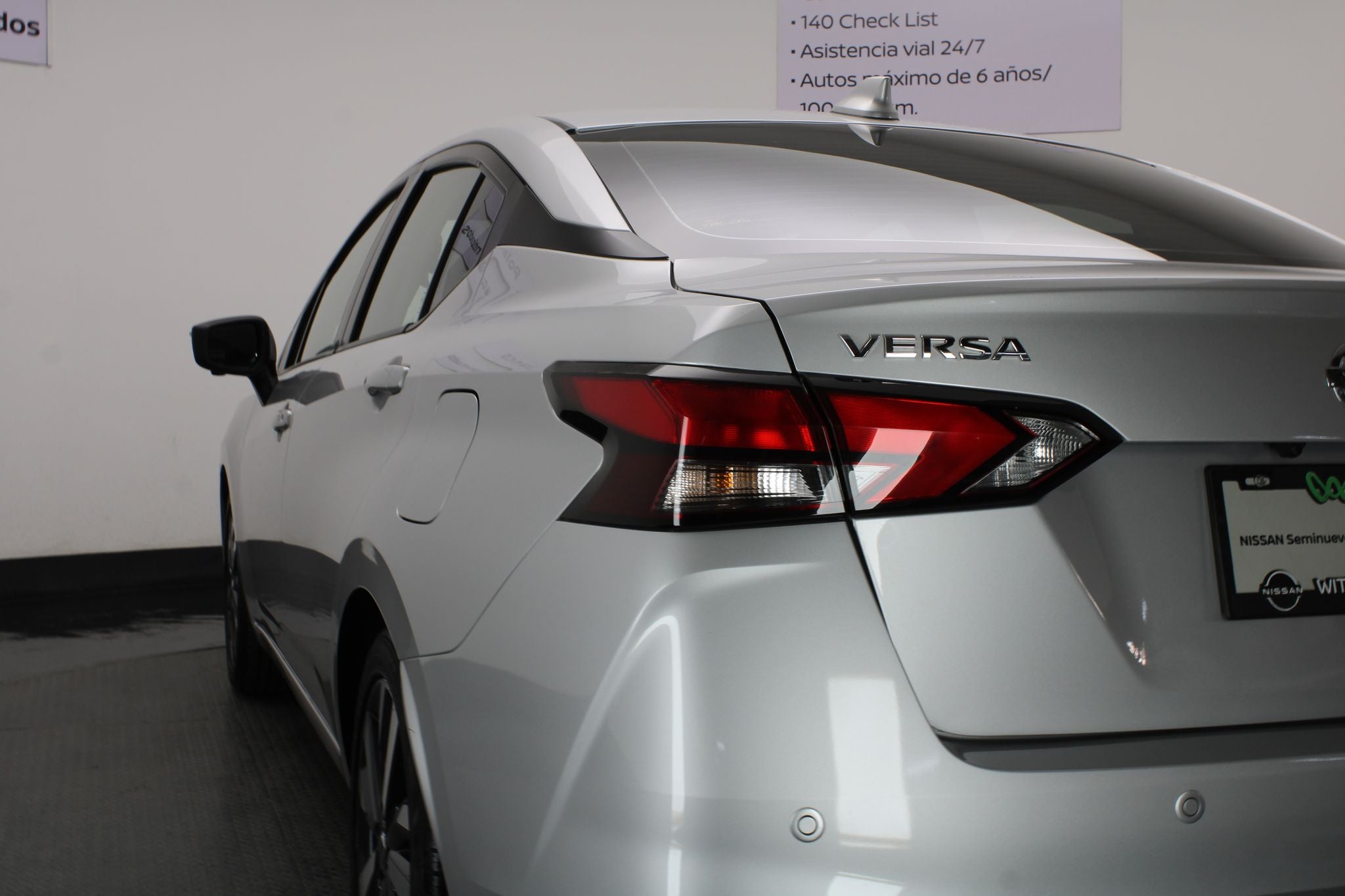 2021 Nissan Versa 1.6 Platinum Piel At