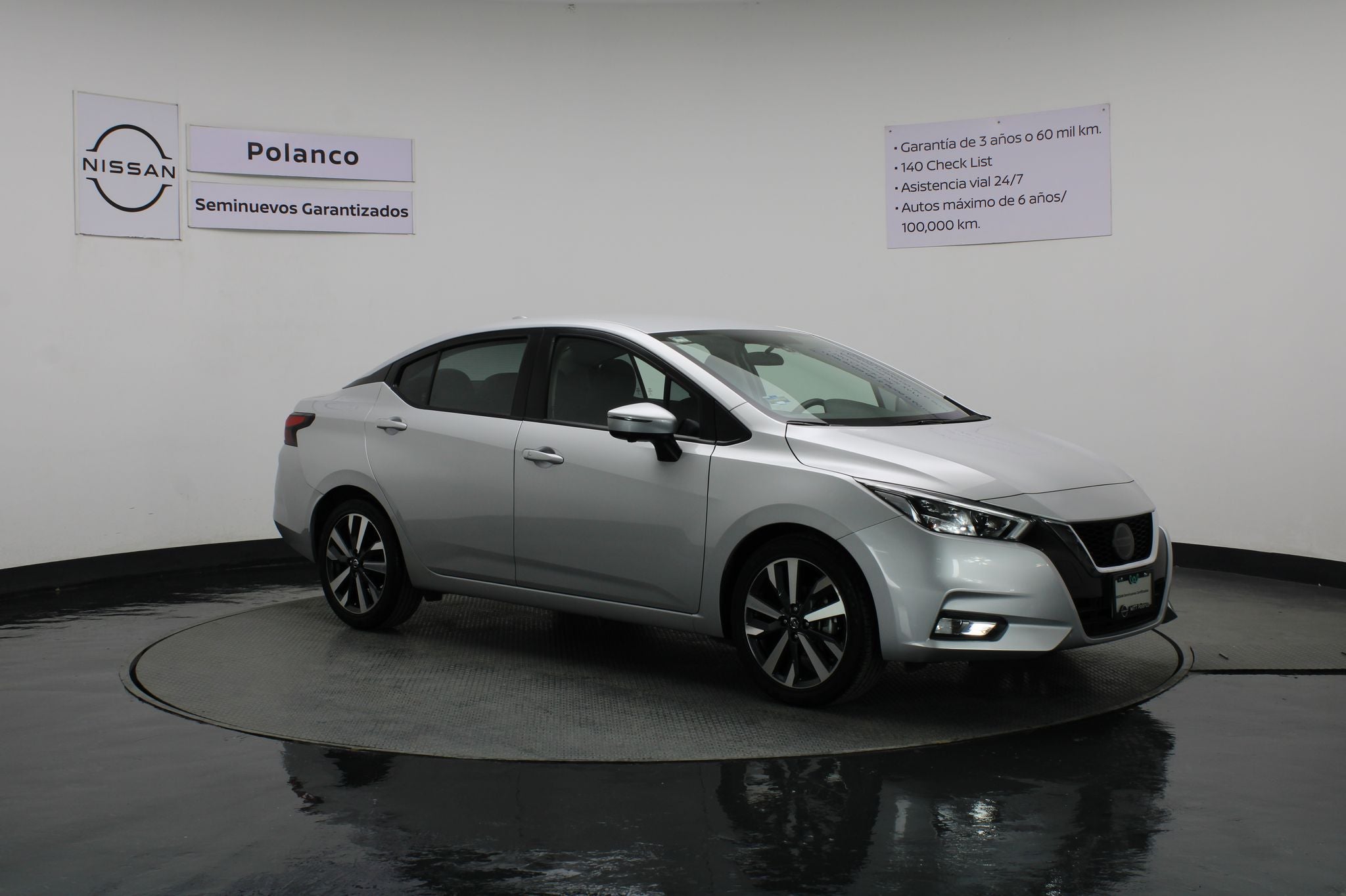 2021 Nissan Versa 1.6 Platinum Piel At