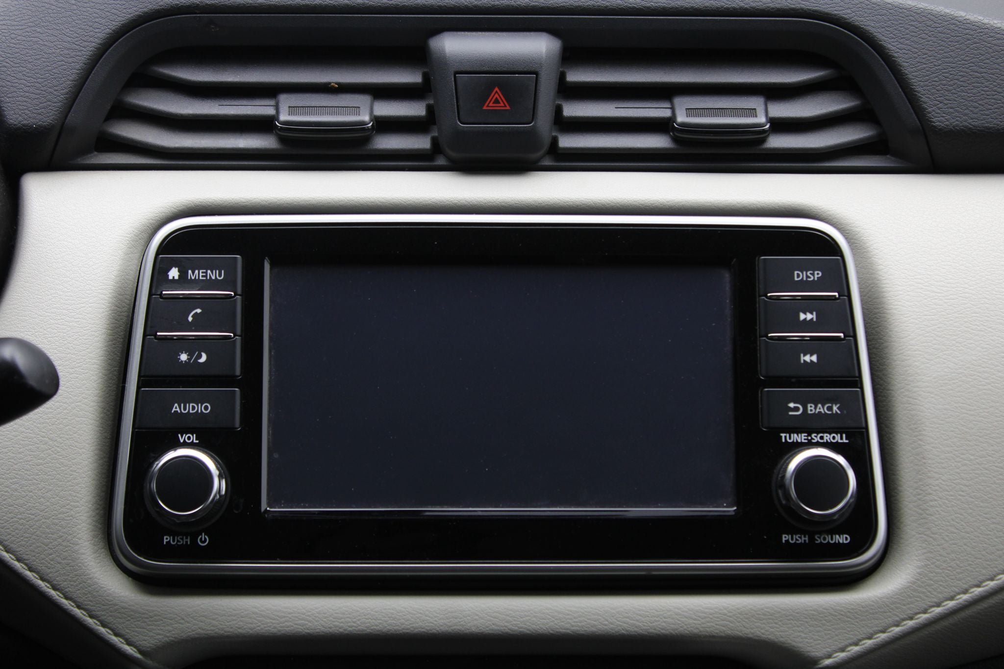 2022 Nissan Versa 1.6 Advance Mt