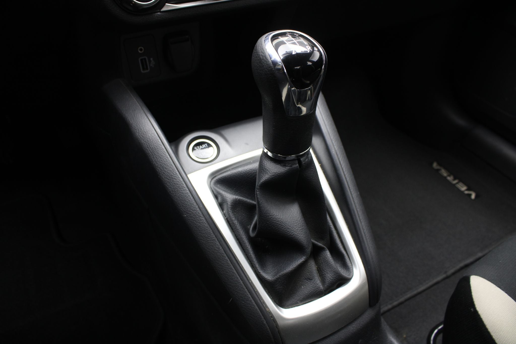 2022 Nissan Versa 1.6 Advance Mt