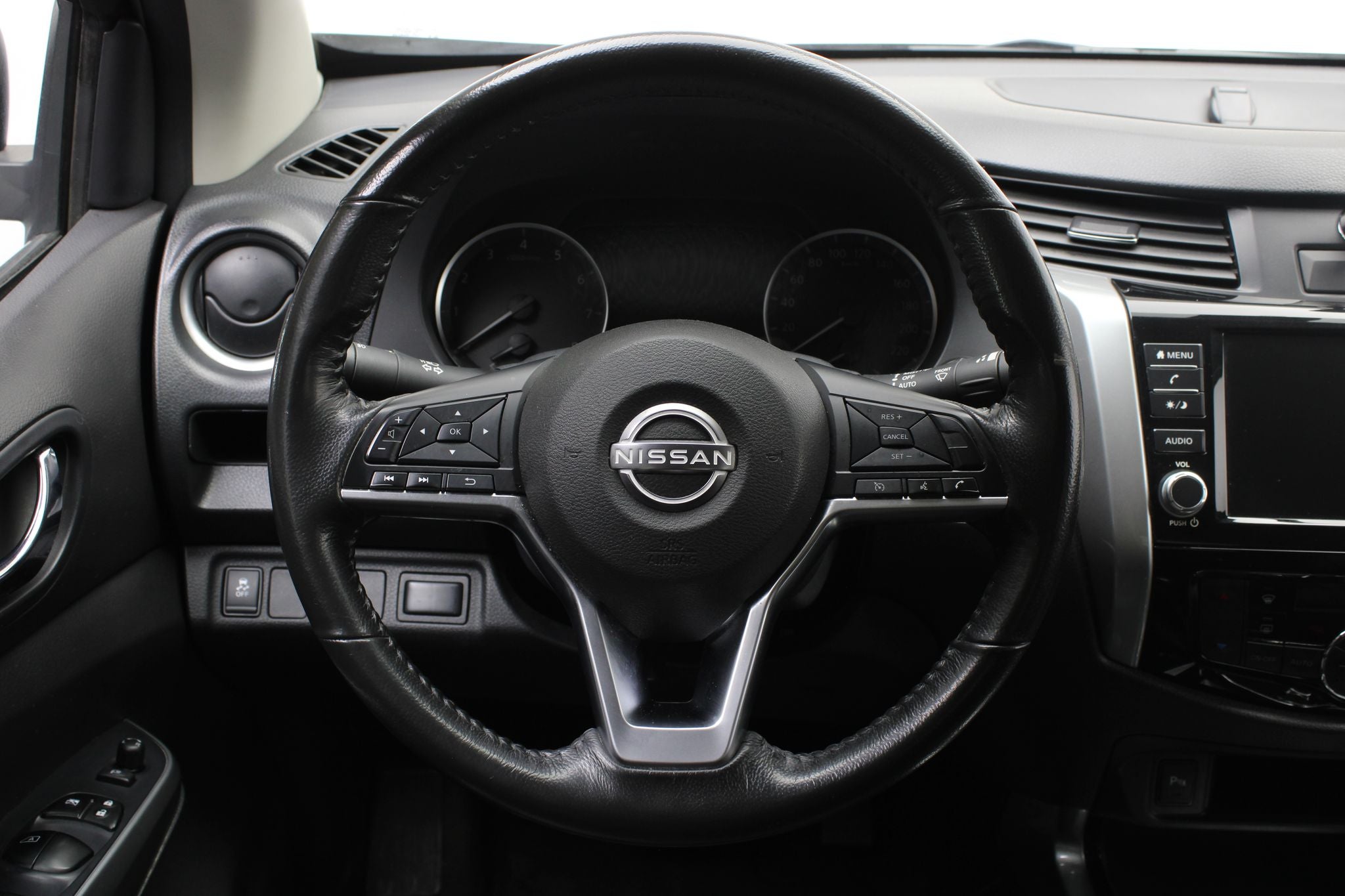 2023 Nissan Frontier 2.5 Le Platinum At